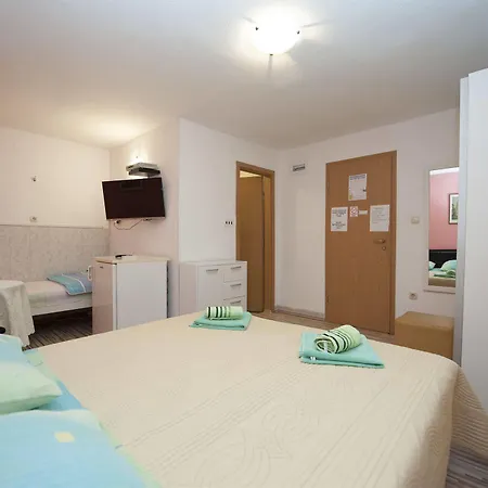 Damira Hotell