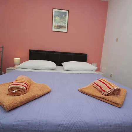 Damira Hotell 2*